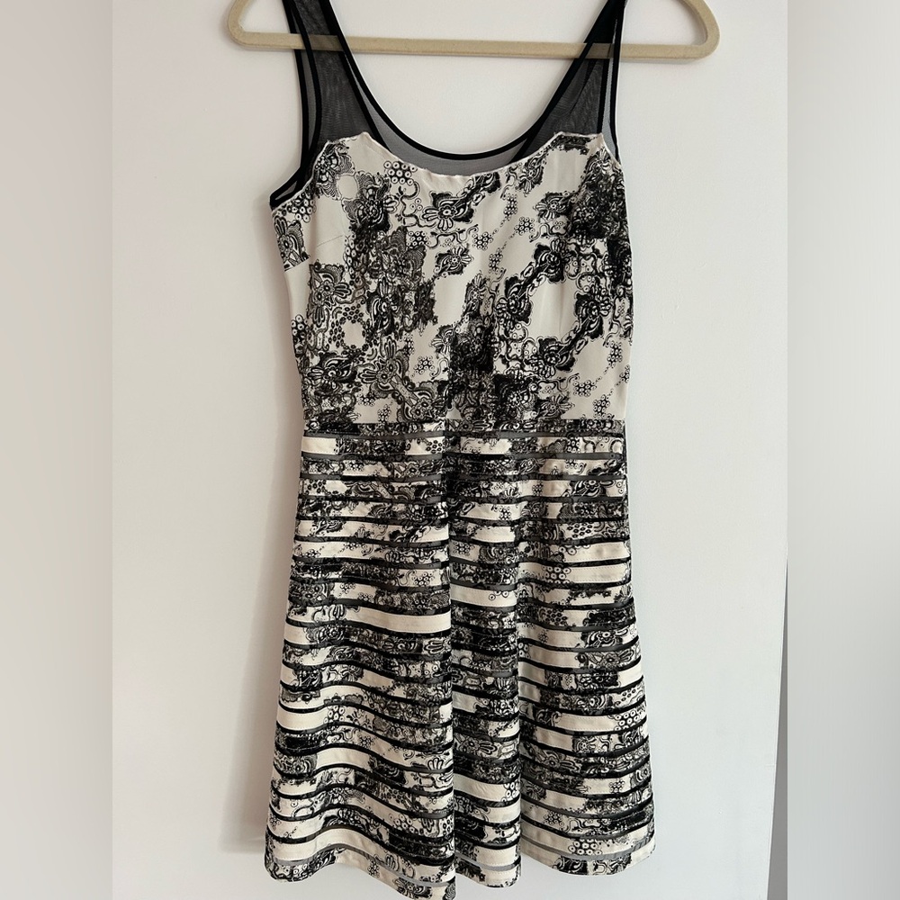 NEW Parker Black & White Double Layer Silk Dress Size XS. Never Worn.
